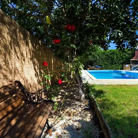 Olivo - Private Pool & Garden, Chania